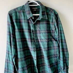 Almost new eddie bauer shirt size M